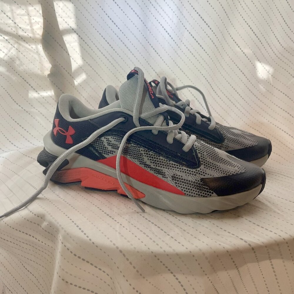 Brand New Under Armour Boys Sneakers Size 5Y